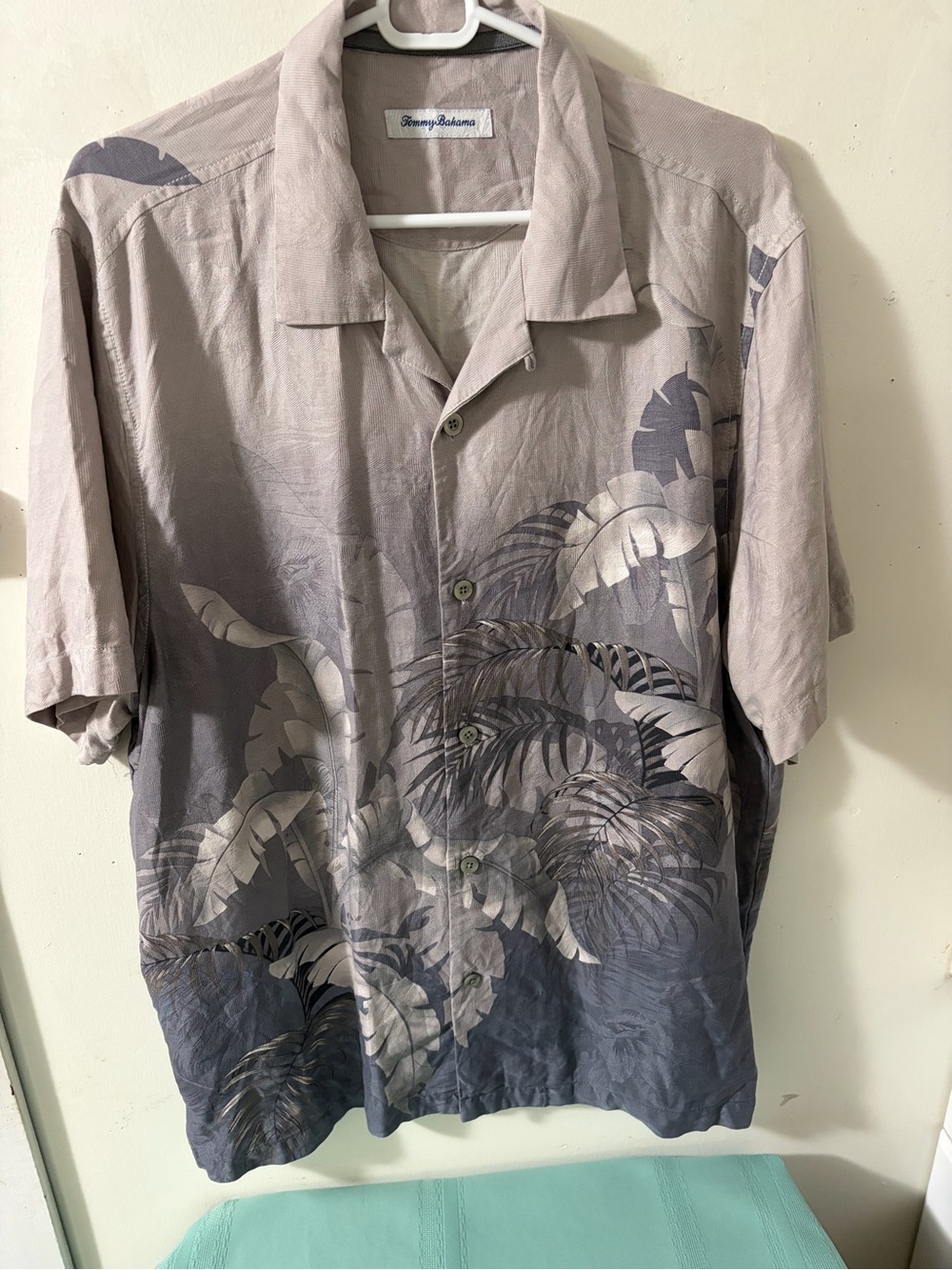 Tommy Bahama Gray and Taupe Tropical Print Mens Dress Shirt 100% Silk